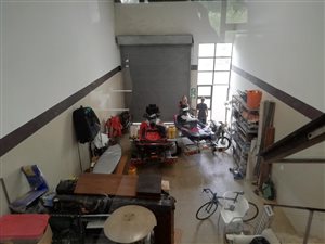 160 m² Commercial space in Waterfall