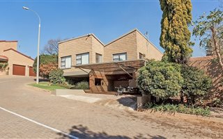 3 Bedroom House in Helderkruin