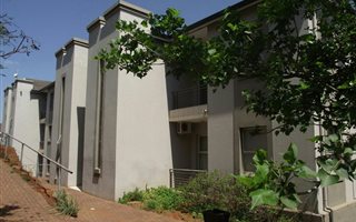 526 m² Office Space in Sunningdale