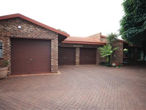 3 Bed House in Golf Park