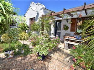 3 Bed House in Harfield Village
