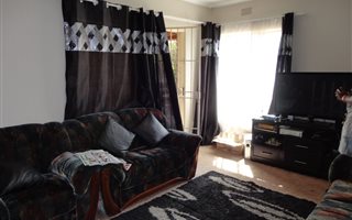 3 Bedroom Flat in Brackenhurst