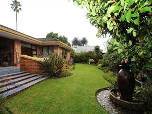 4 Bed House in Bergsig