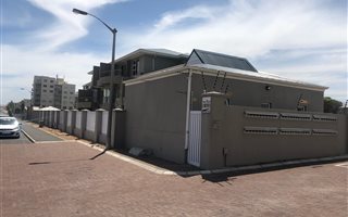 2 Bedroom Apartment in West Beach