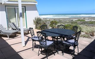 4 Bedroom House in Jakkalsfontein