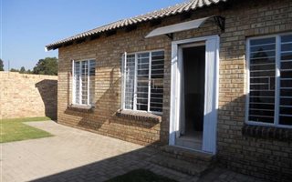 3 Bedroom Simplex in Cloverdene