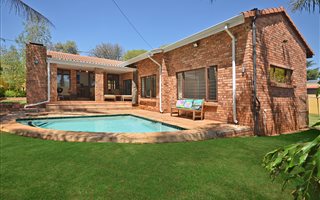 4 Bedroom House in Linden