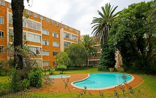1.5 Bedroom Apartment in Parktown