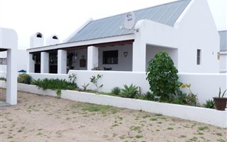 2 Bedroom House in St Helena Bay