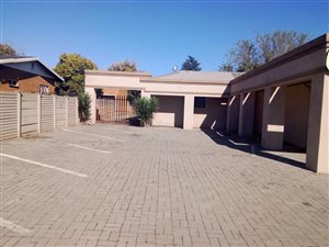 220 m² Commercial space in Vanderbijlpark SE