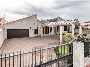 4 Bed House in Rylands