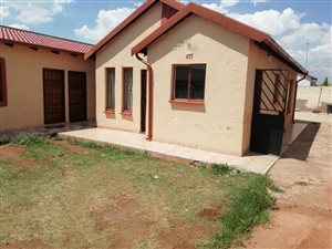 2 Bed House in Vosloorus South