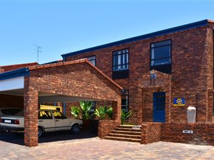 305 m² Office Space in Randburg Central
