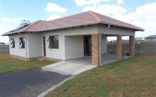 3 Bedroom House in Azaadville