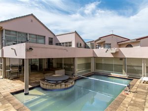 4 Bed House in Asherville
