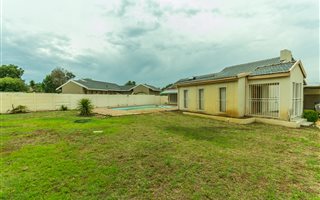 4 Bedroom House in Witpoortjie