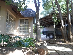 Bachelor apartment in Bryanston West