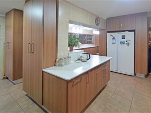 4 Bedroom House in Breaunanda