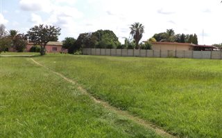 1276 m² Land available in Erasmus