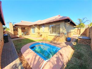 3 Bed Townhouse in Sinoville