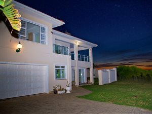 4 Bed House in Khamanga Bay