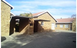 3 Bedroom Townhouse in Ladanna