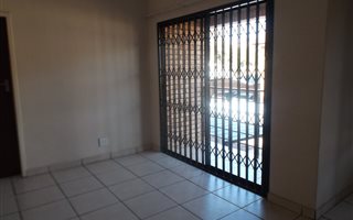 2 Bedroom Townhouse in Meyersdal