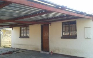 2 Bedroom House in Acaciaville