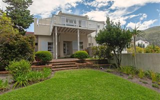 3 Bedroom House in Fernkloof