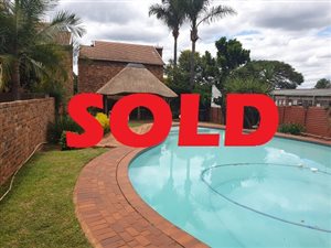 2 Bed Townhouse in Doornpoort and surrounds
