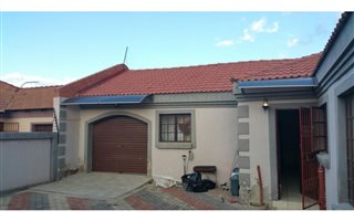 3 Bedroom House in Ivy Park