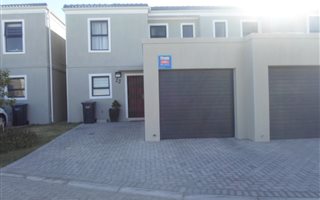 3 Bedroom Duplex in Parklands North