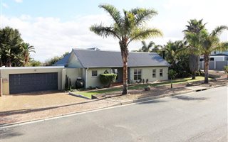 3 Bedroom House in Protea Heights