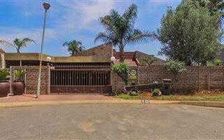 Sunward Park: Property and houses for sale | Private Property