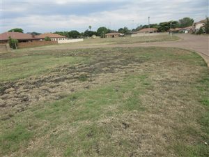 651 m² Land available in Brits Central