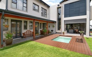 4 Bedroom House in Waterfall Country Village