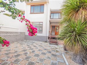3 Bed Duplex in Dormehlsdrift