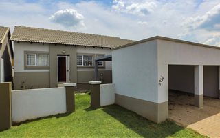 3 Bedroom Townhouse in Tasbet Park