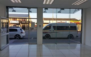 70 m² Retail Space in Vincent