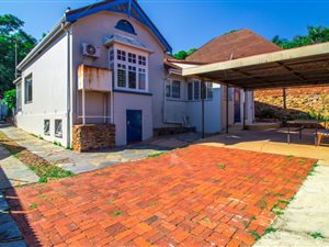3 Bed House in Muckleneuk