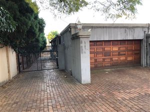1000 m² Land available in Waterkloof