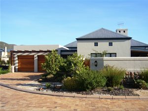 3 Bed House in Atlantic Beach Golf Estate