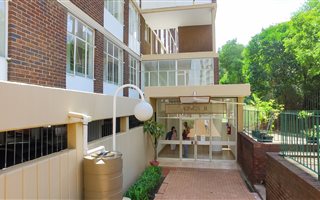 2 Bedroom Apartment in Bedford Gardens