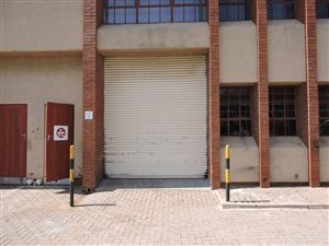 335 m² Industrial space in Ferndale