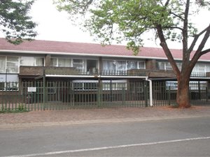 2 Bed Townhouse in Miravaal