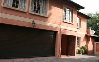 3 Bedroom Townhouse in Sterrewag