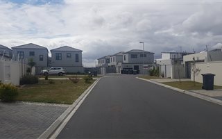 2 Bedroom House in Parklands North