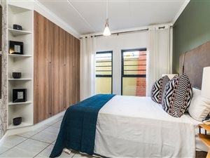 2 bedroom flat for sale in Waterfall Estate | T2288943