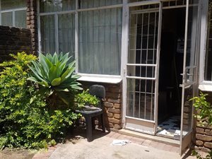 4 Bed Duplex in Sunnyside