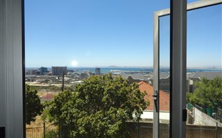 2 Bedroom Apartment in Vredehoek